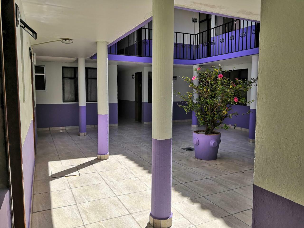 Hotel Los Arcos Penjamo Exterior photo